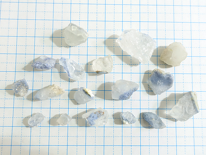 ［H-0022］デュモルチライトインクォーツ結晶　原石　バイーヤ州産