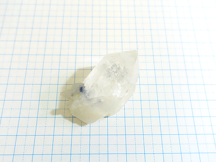 ［H-0037］デュモルチライトインクォーツ結晶　原石　バイーヤ州産